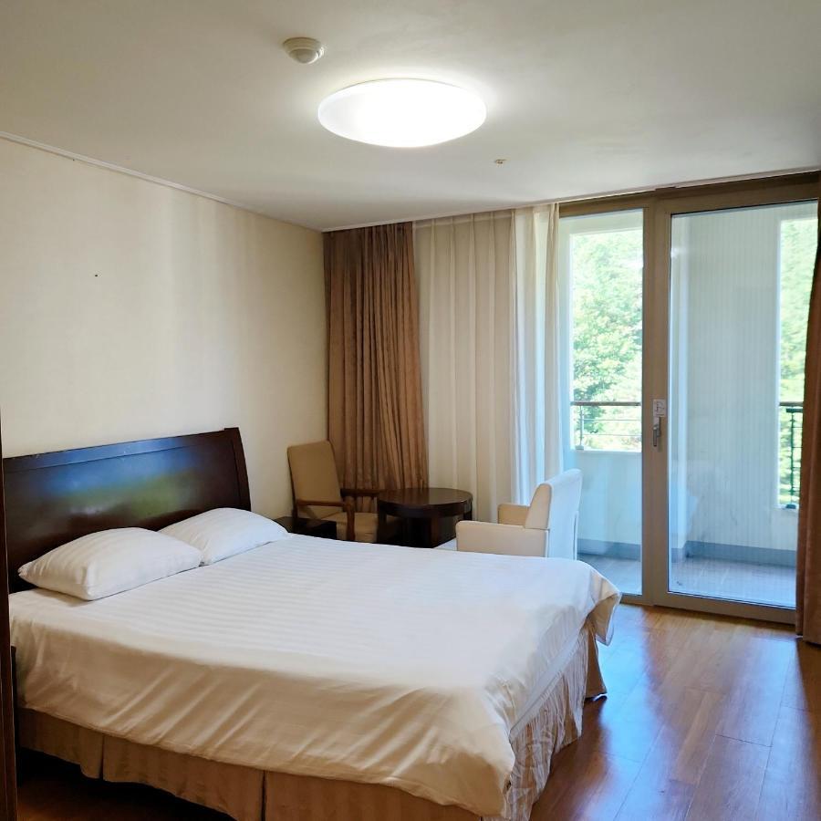 Jeongseon Mayhills Resort Exterior photo