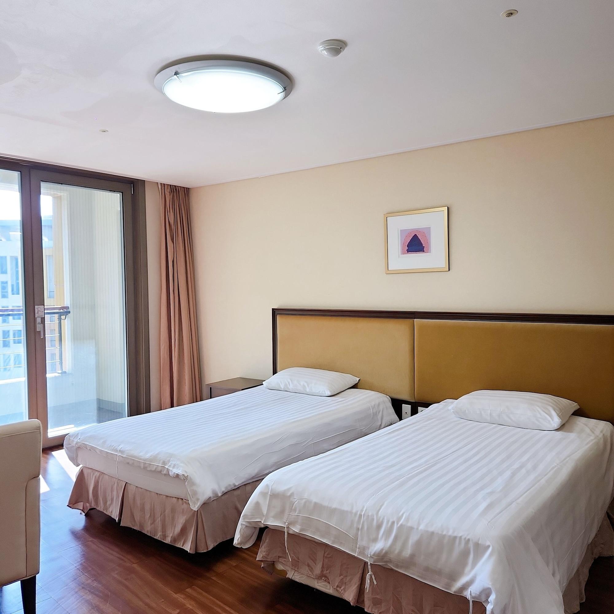 Jeongseon Mayhills Resort Exterior photo